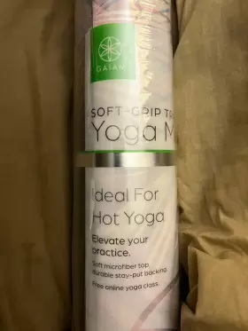 018713622051 GAIAM Burst Yoga Mat Pvc Latex Slip #3 018713622051 GAIAM Burst Yoga Mat Pvc Latex Slip #3