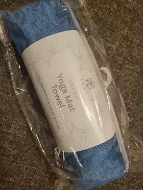018713629180 GAIAM Yoga Mat Towel Corner Absorbent Drying