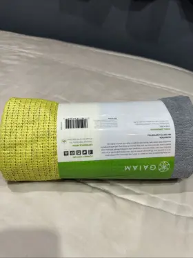 018713633569 GAIAM Grippy Yoga Mat Towel #2