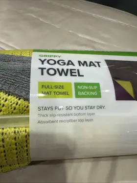 018713633569 GAIAM Grippy Yoga Mat Towel #3