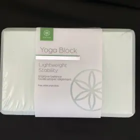 018713636140 GAIAM Yoga Block Eva Foam Slip Balance Pilates
