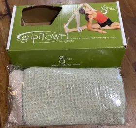 180899000227 GRIPITZ Gripitowel Microfiber Yoga Towel Strap