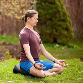 803410550017 HUGGER MUGGER Meditation Cushion #3