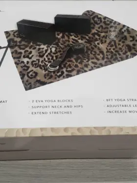 840093314130 JESSICA SIMPSON Yoga Kit #3