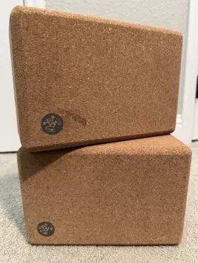 191314010301 MANDUKA Cork Yoga Set Wood Blocks