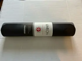 1C1023116 MANDUKA Liveon Yoga Mat Beginners Steel