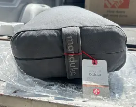 43301A030 MANDUKA Yoga Enlight Round Bolsters Box #3