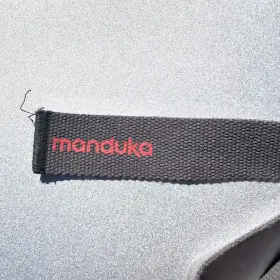 689851493621 MANDUKA Align Yoga Strap Secure Slip #3
