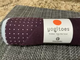 840104806784 MANDUKA Yogitoes Skidless Mat Towel Indulge