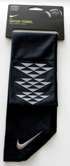 191888910441 NIKE Vapor Football Towel Unisex Obsidian