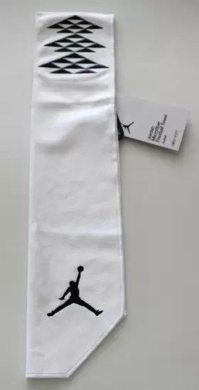 887791158055 NIKE Jordan Vapor Football Towel Unisex #2