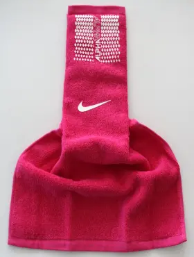 887791728166 NIKE Alpha Football Towel Unisex Vivid Pink