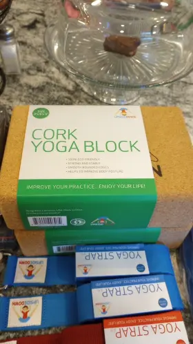 859291003074 UPSIDEDOWN Yoga Blocks Bags Belts Key Chain Mas #2