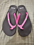 Sanuk Women's Yoga Mat Flip Flop Sandals Size 8 Purple. Fixed Price $16.00.