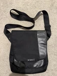 Everki Eks622xl Venue X-large Premium Rfid Mini Messenger Bag For 12-inch Ipad. Fixed Price $80.00.
